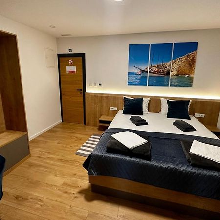 Rooms Slavonski Brod Buitenkant foto