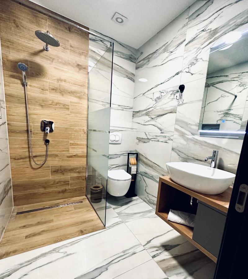 Rooms Slavonski Brod Buitenkant foto
