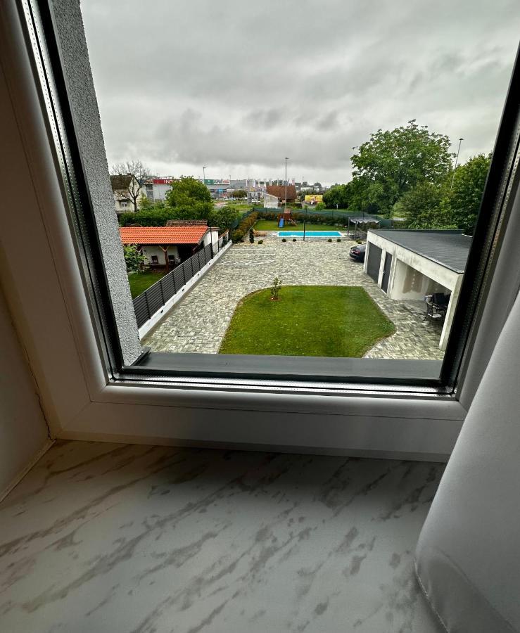 Rooms Slavonski Brod Buitenkant foto